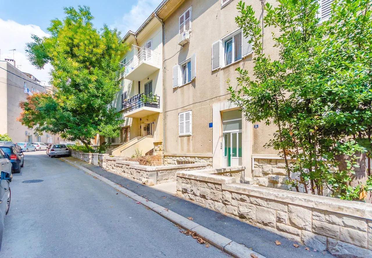 Apartment Ruby Split