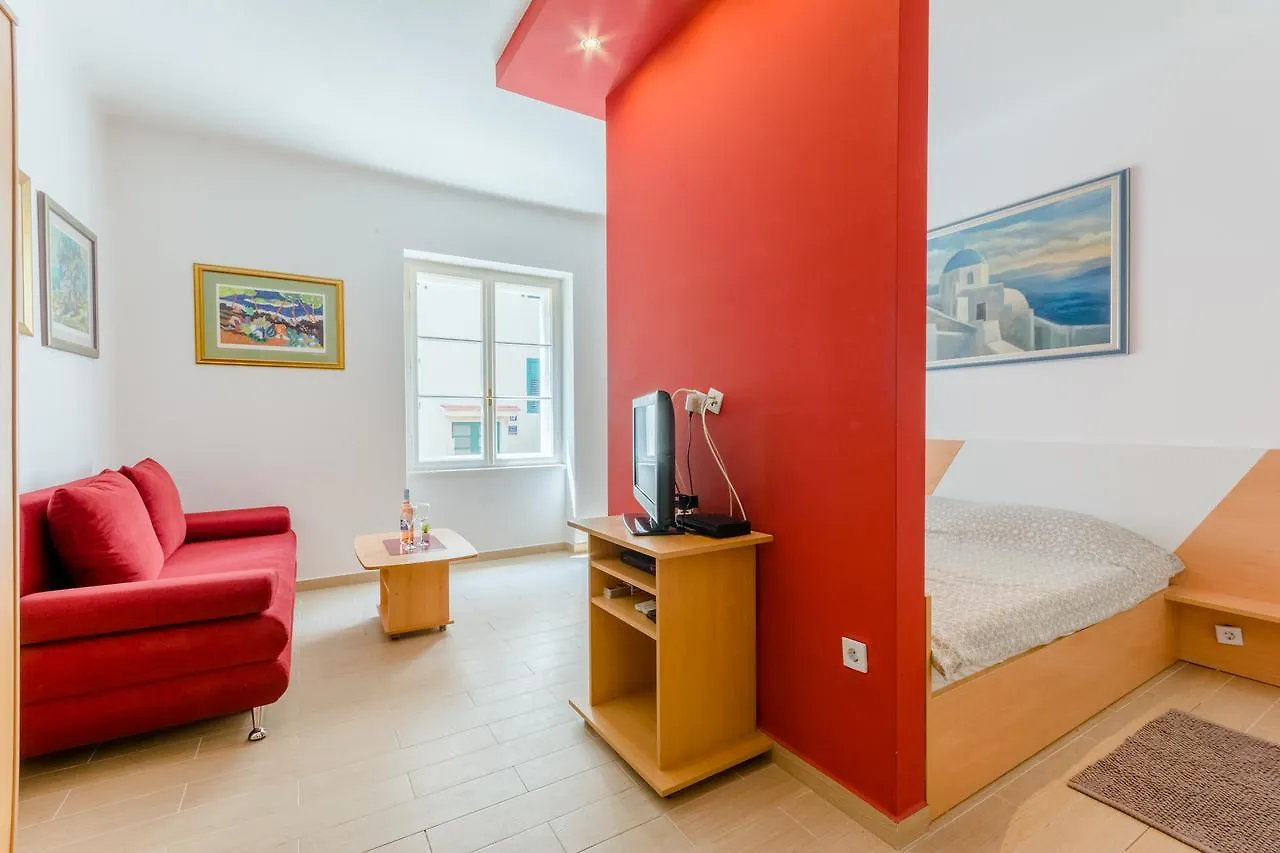 Apartment Ruby Split